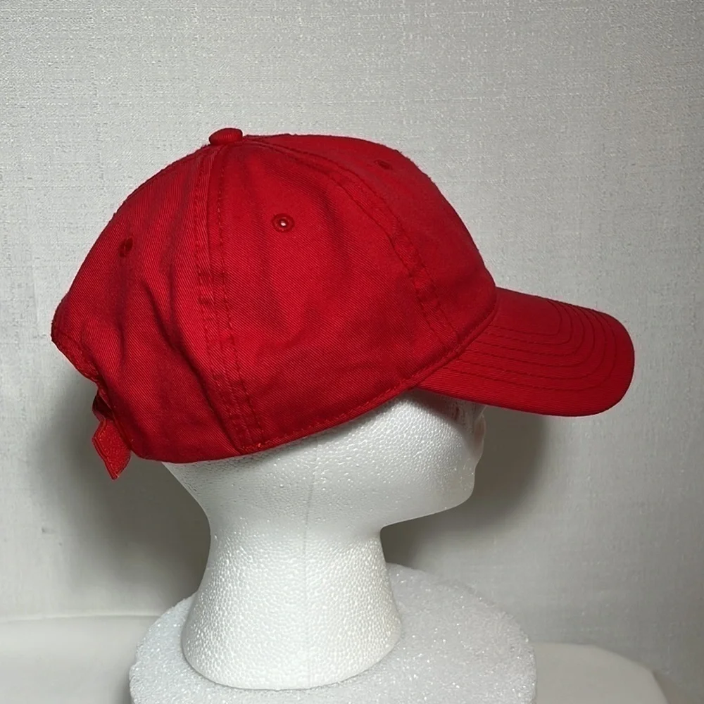 DISNEY Minnie Mouse hat, Red, in very good condition